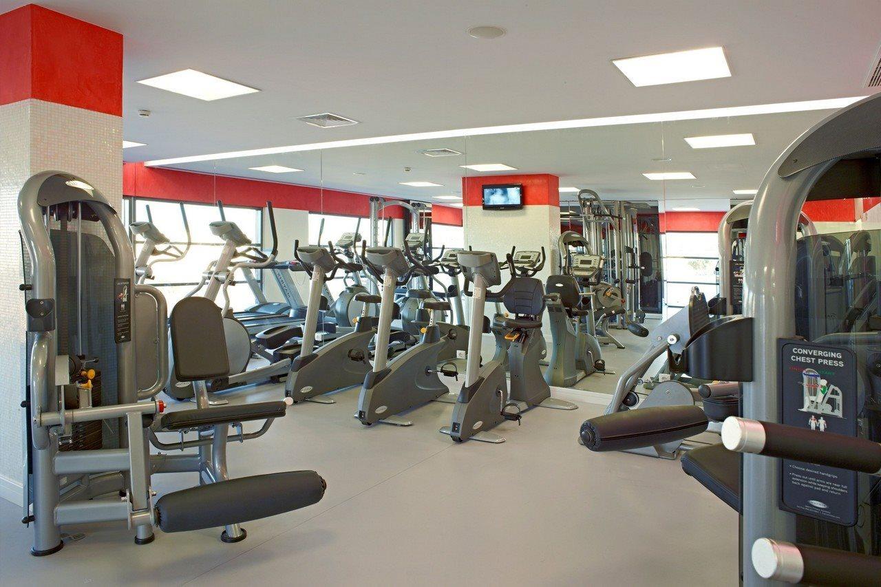 Real Marina Hotel & Spa Olhao Luaran gambar The gym at the hotel