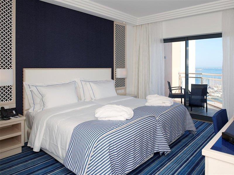 Real Marina Hotel & Spa Olhao Luaran gambar A bedroom at the hotel