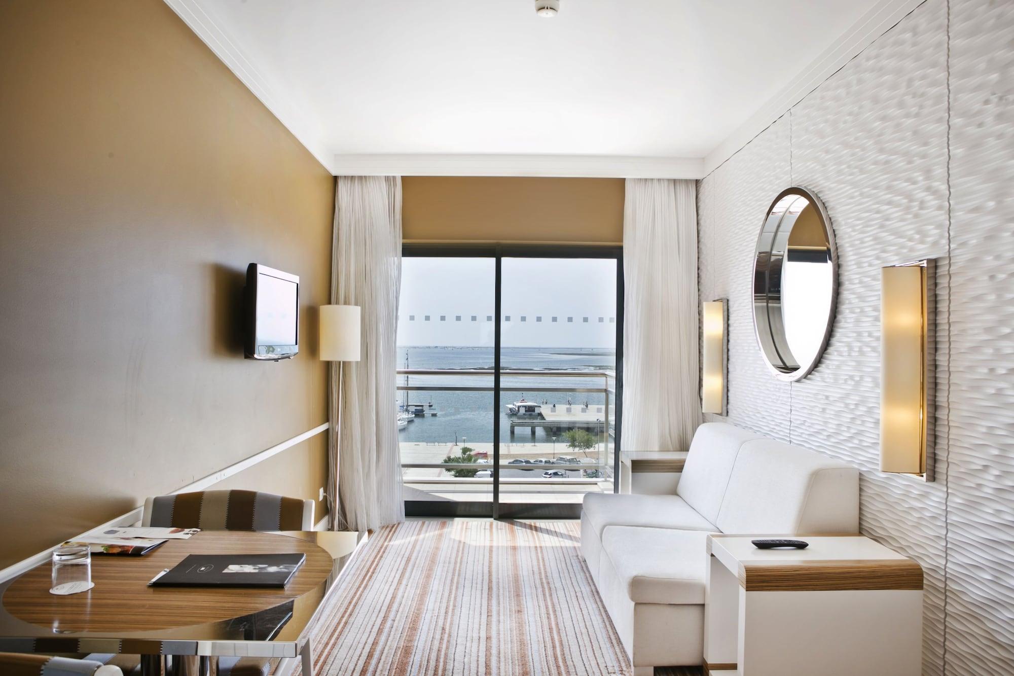 Real Marina Hotel & Spa Olhao Luaran gambar A room at the hotel