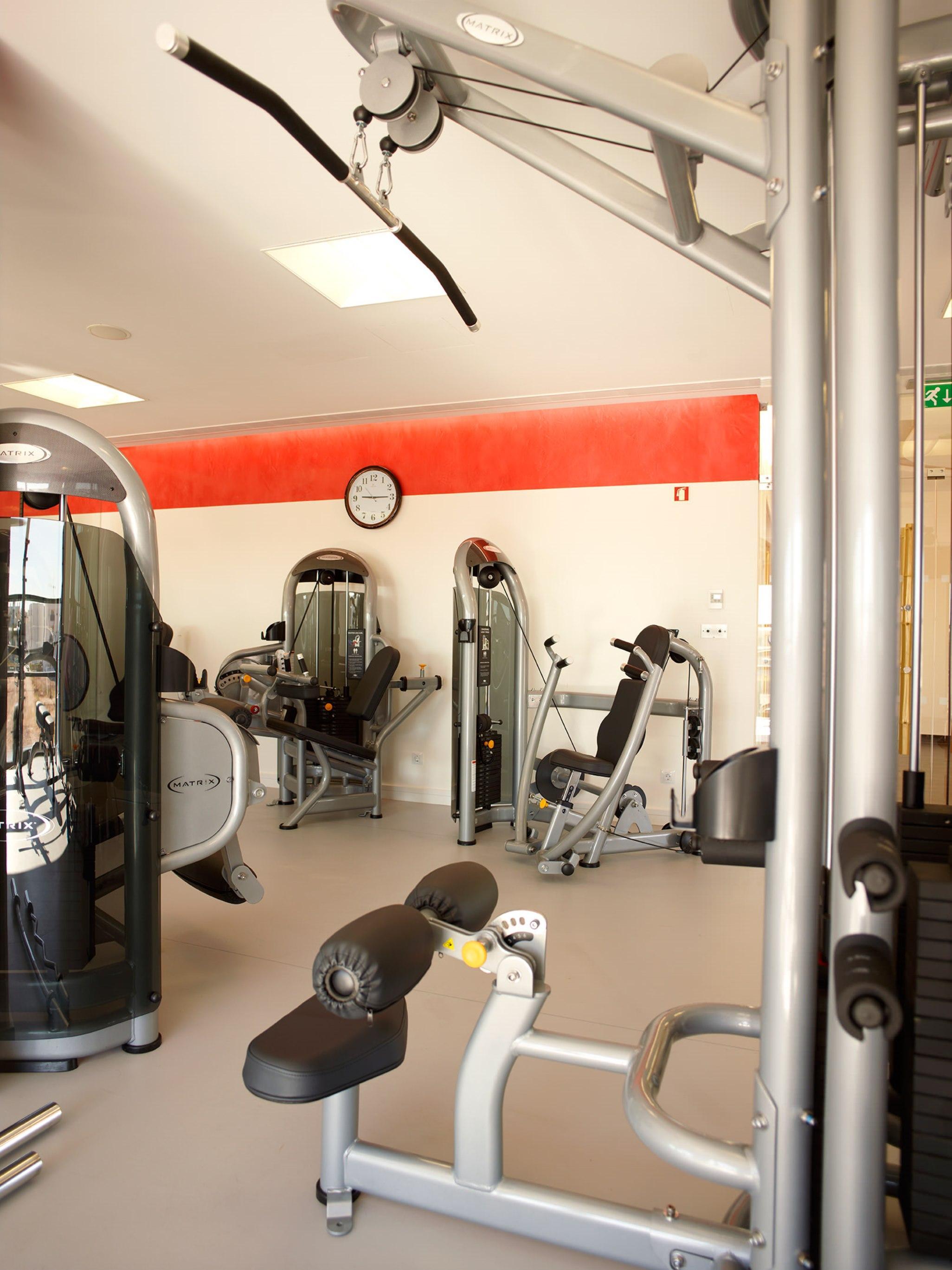 Real Marina Hotel & Spa Olhao Luaran gambar The gym at the hotel