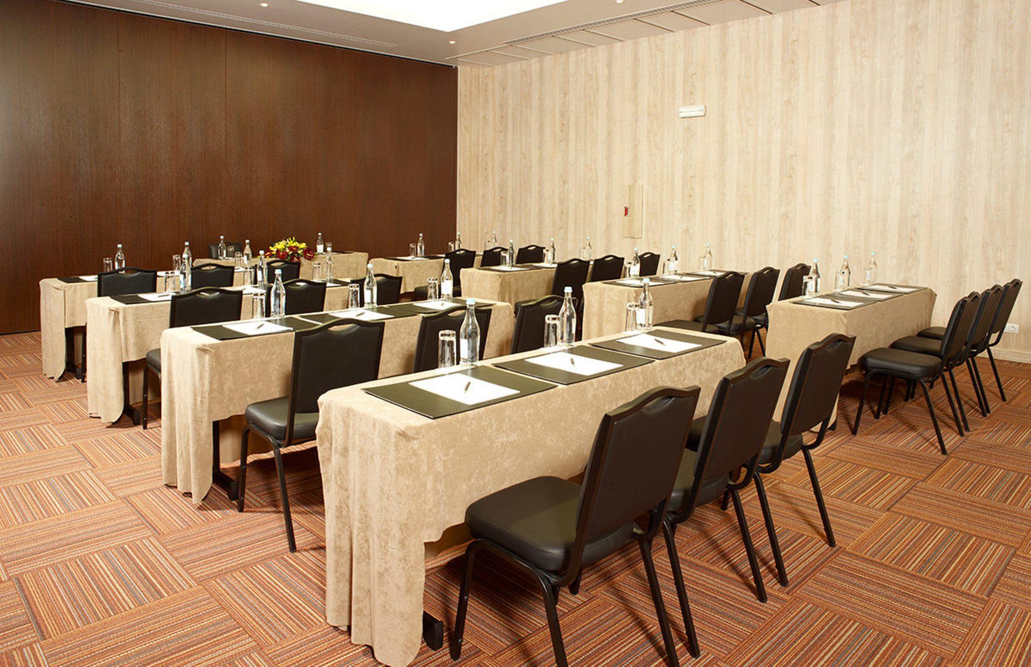 Real Marina Hotel & Spa Olhao Luaran gambar Meeting room