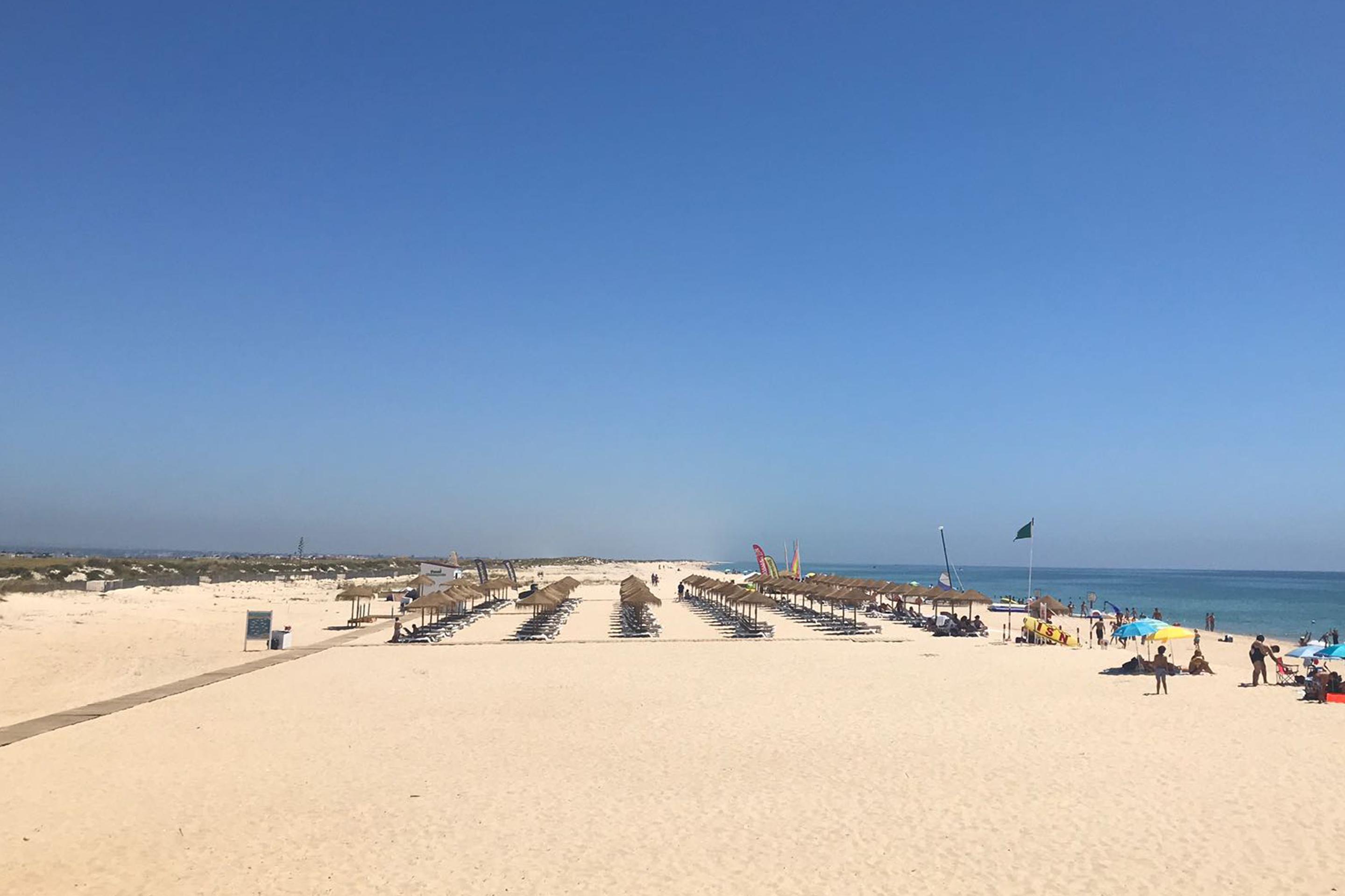 Real Marina Hotel & Spa Olhao Luaran gambar The beach of the resort