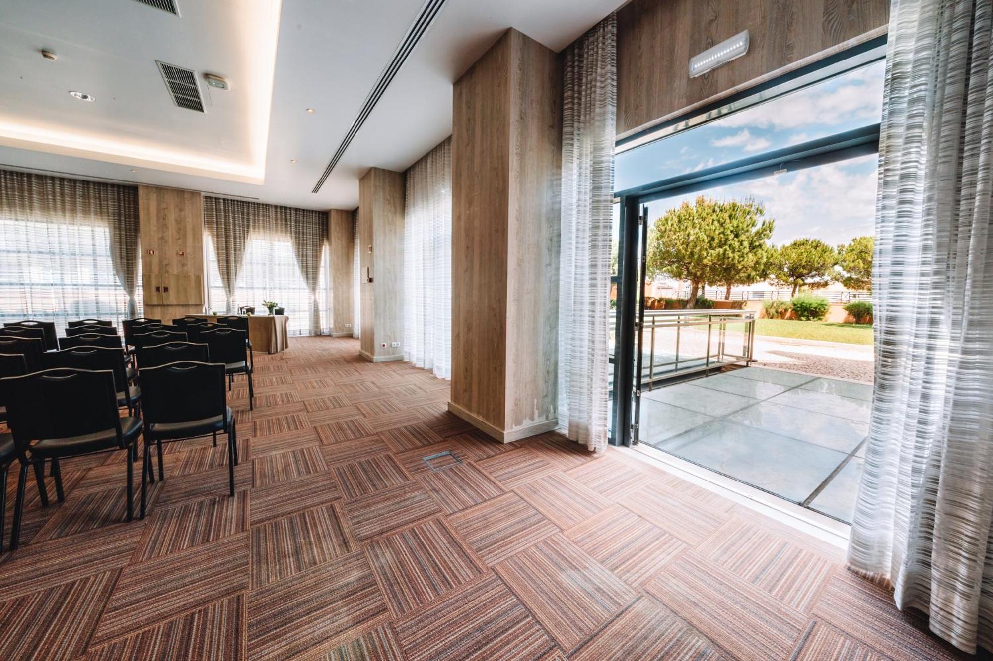Real Marina Hotel & Spa Olhao Luaran gambar The interior of the hotel